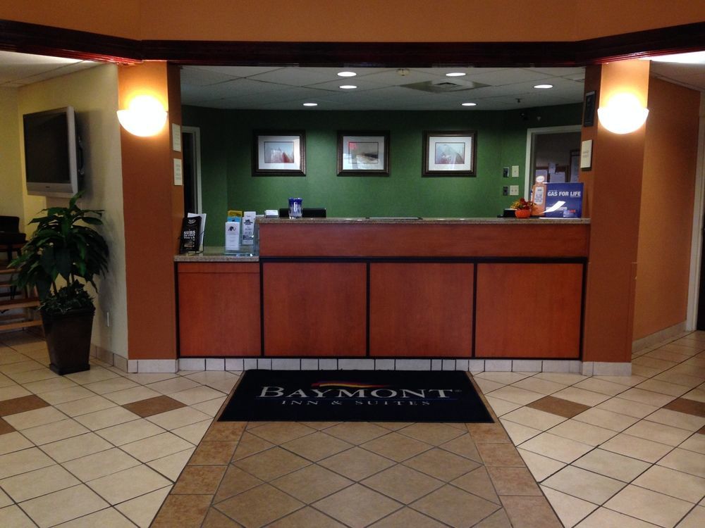 Baymont By Wyndham Greensburg Εξωτερικό φωτογραφία